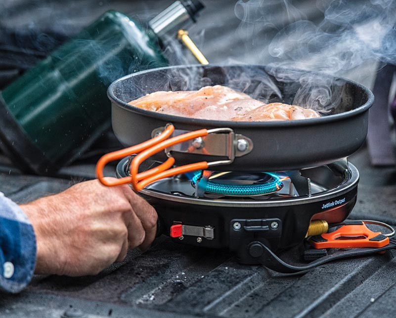 Dialing the simmer control on Jetboil HalfGen Cooking Stove Dialing the simmer control on Jetboil HalfGen Cooking Stove