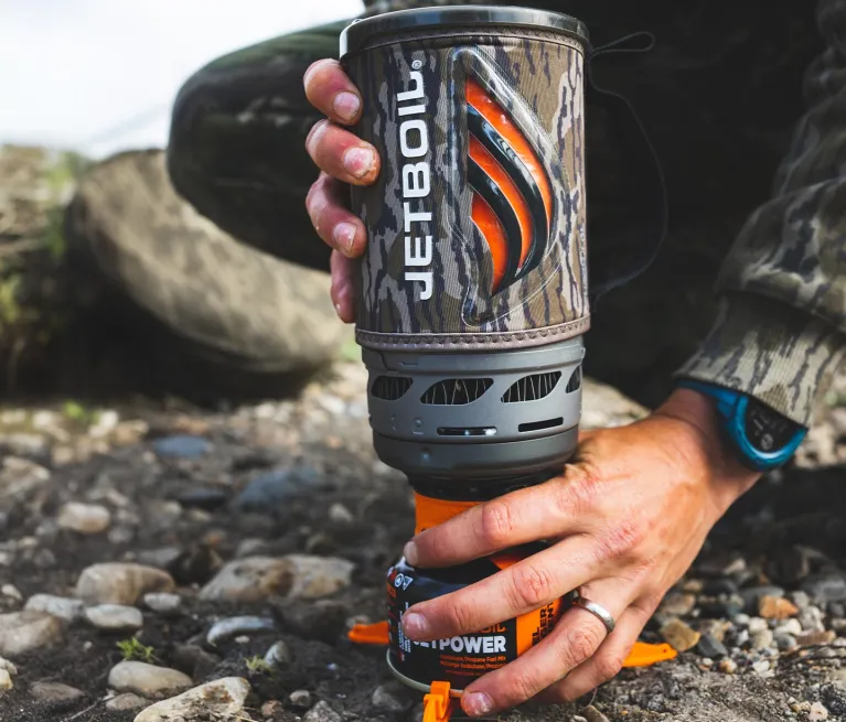 Hands on Jetboil Flash 1.0L Fast Boil System in Mossy Oak Bottomland ready to ignite